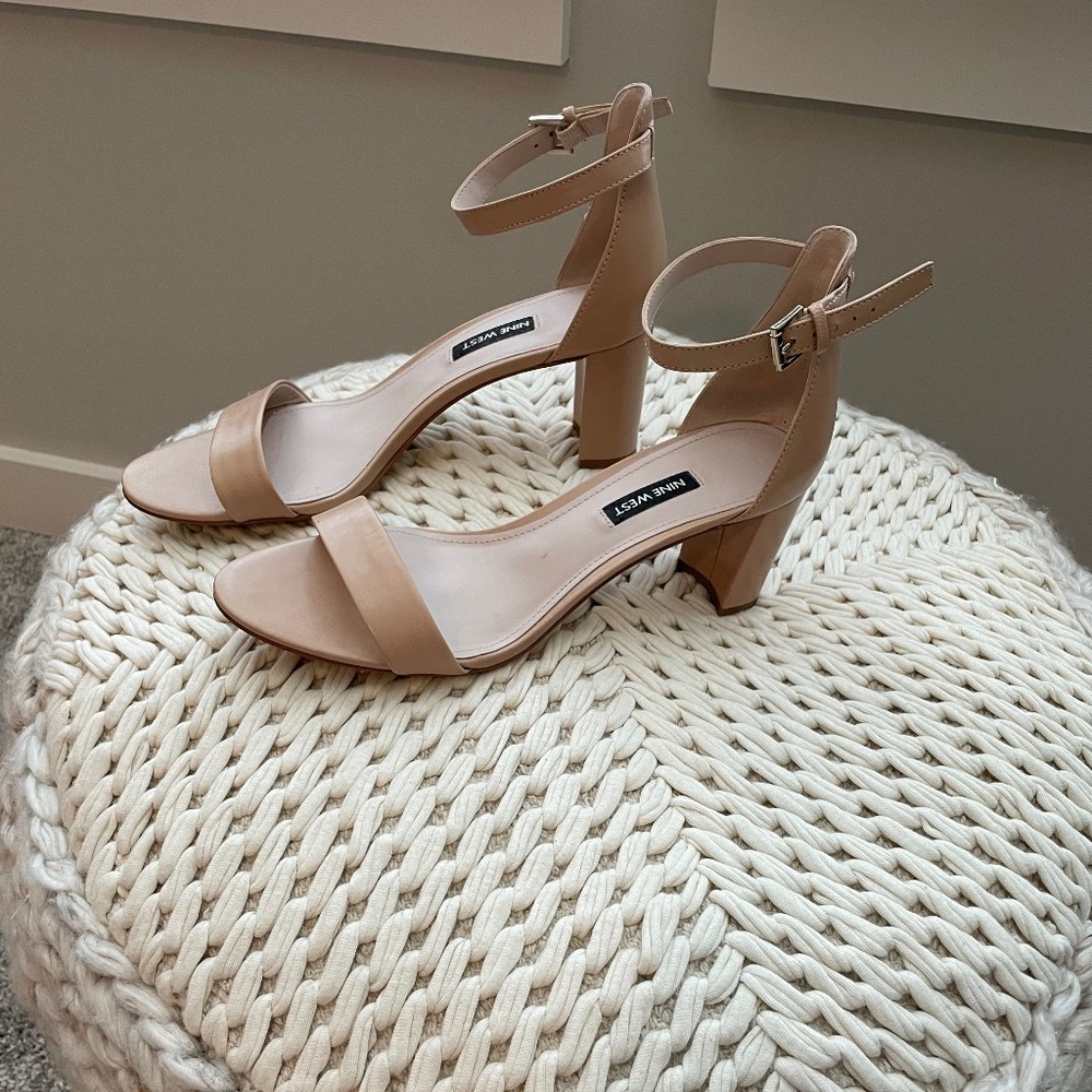 New Nine West Women's Pruce Heeled Sandal Sz9